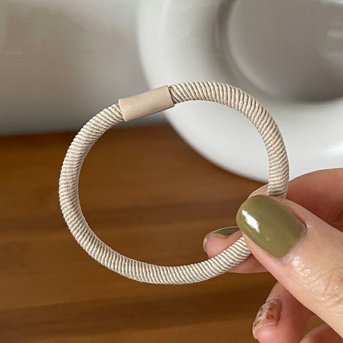 string hair tie